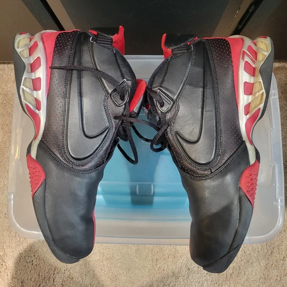 Nike Zoom Michael Vick 2 Black and Red Athletic Sneakers - Picture 4 of 8